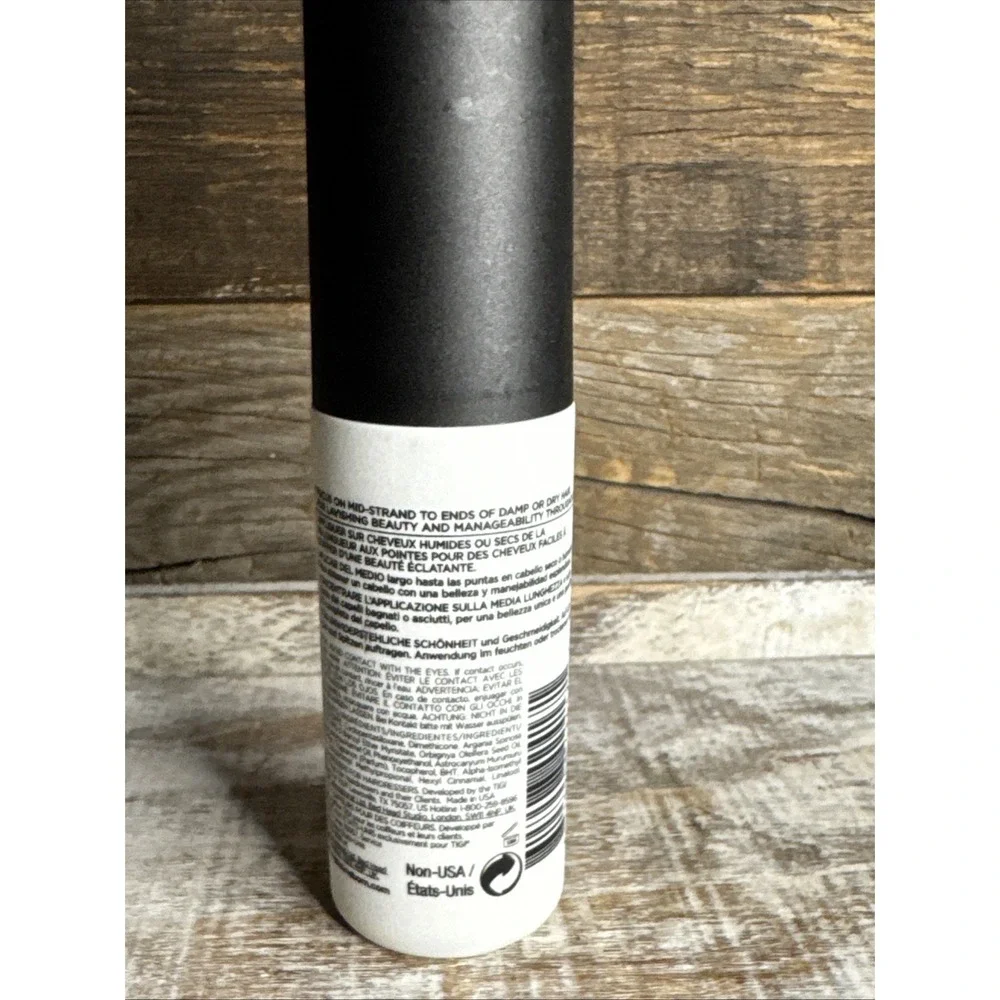 TIGI smoothing hair